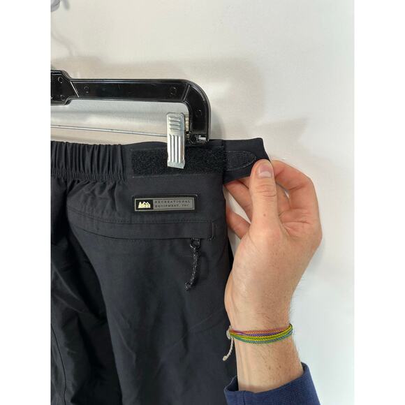 REI Pull On Rain Pants Lined Black Size Large Adjustable Waist Packable Hiking - Picture 14 of 14